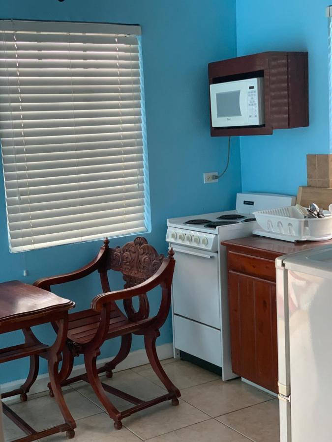 Bay Inn Estates Alice Town  Extérieur photo