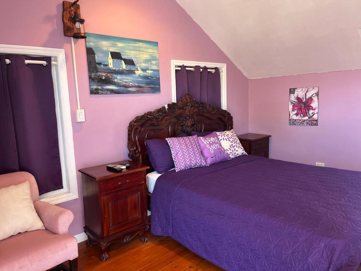 Bay Inn Estates Alice Town  Extérieur photo
