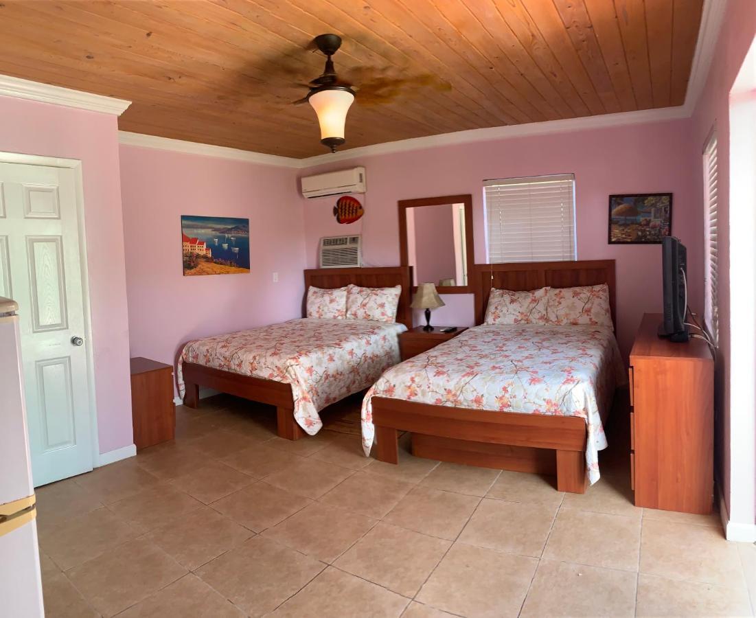 Bay Inn Estates Alice Town  Extérieur photo