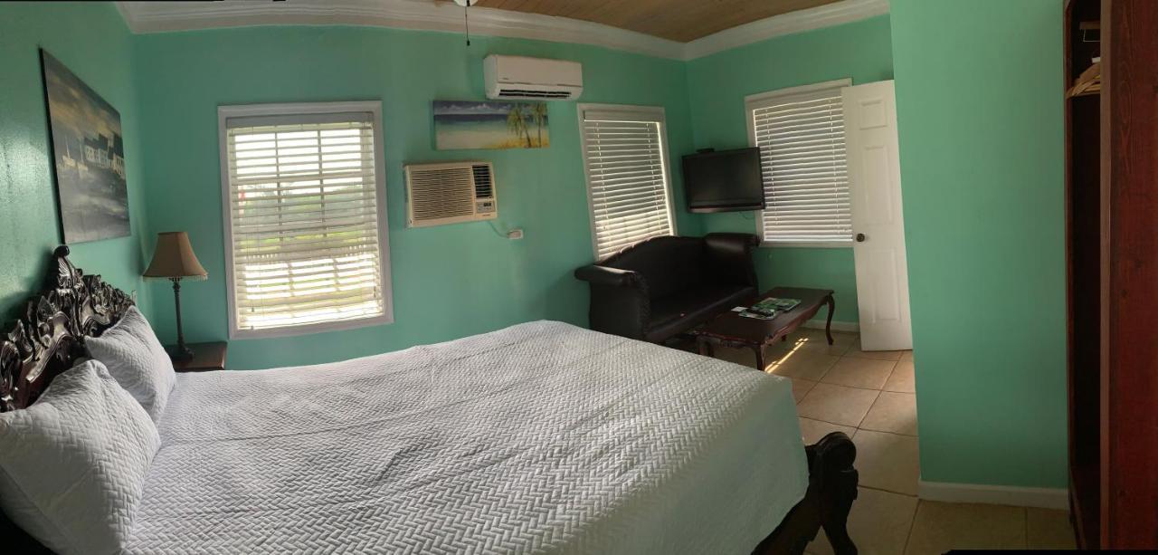Bay Inn Estates Alice Town  Extérieur photo